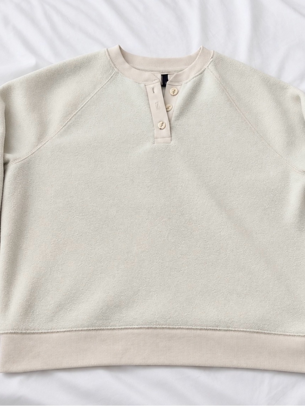Universal Thread Light Cream Henley Sweatshirt
